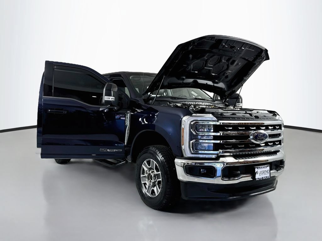 Used 2024 Ford F350 Lariat w/ FX4 Off-Road Package AWD/4WD image 29
