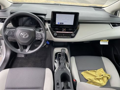 Used 2026 Toyota Corolla LE FWD image 15