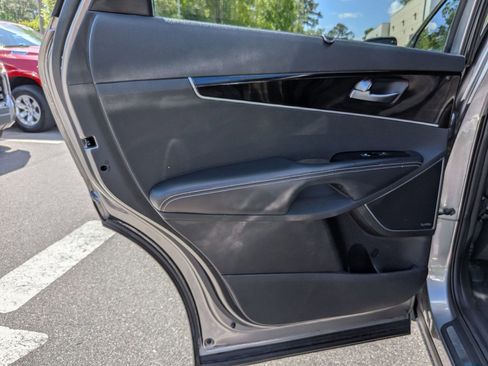 Used 2017 Kia Sorento SX FWD image 28