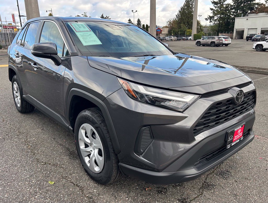 Certified 2023 Toyota RAV4 LE AWD/4WD image 3