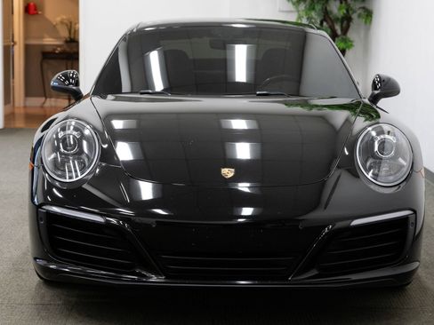 Used 2018 Porsche 911 Carrera image 11