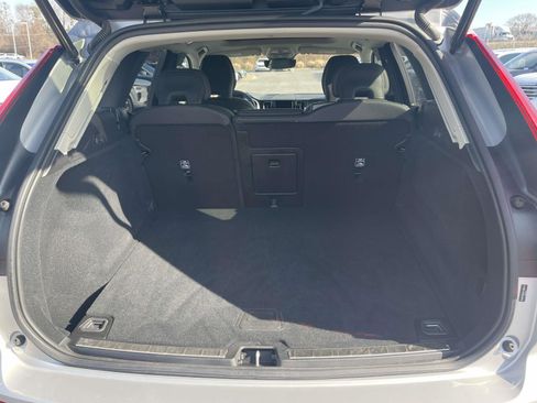 Certified 2025 Volvo XC60 B5 Plus image 10