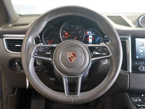 Used 2018 Porsche Macan AWD/4WD image 12