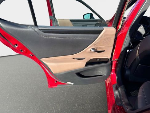 Used 2022 Lexus ES 350 w/ Premium Package image 11