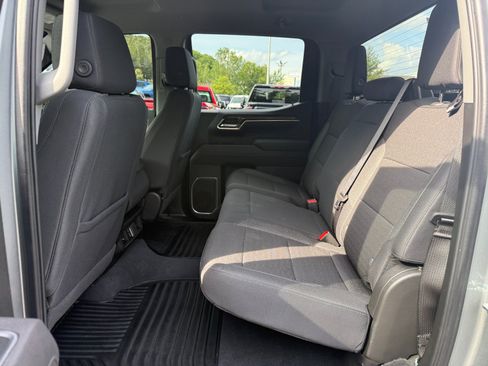 Used 2025 Chevrolet Silverado 1500 LT AWD/4WD image 16