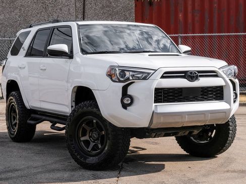 Used 2022 Toyota 4Runner TRD Off-Road AWD/4WD image 8