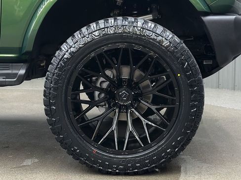 Used 2025 Ford Bronco Outer Banks image 9