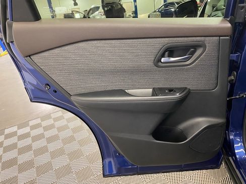 Used 2023 Nissan Rogue SV image 22