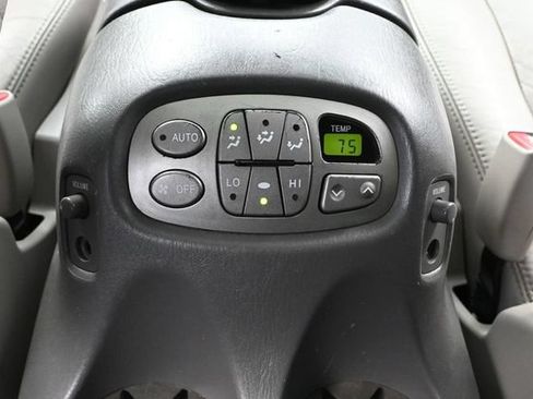 Used 2005 Toyota Sequoia Limited AWD/4WD image 36