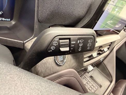 Used 2025 Ford Explorer Platinum AWD/4WD image 36