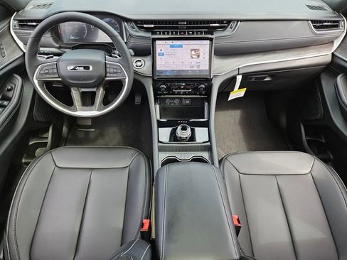 New 2025 Jeep Grand Cherokee Limited w/ Black Appearance Package image 10