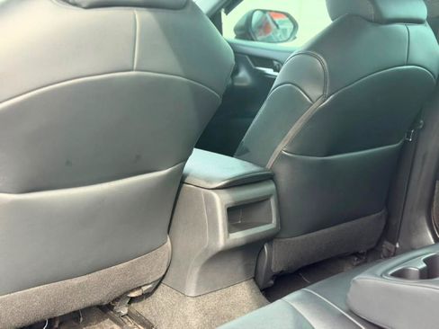 Used 2020 Toyota Camry SE FWD image 31