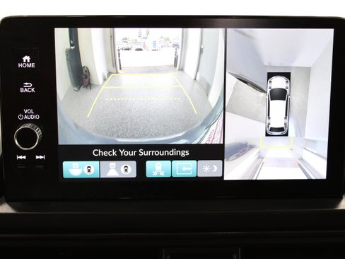 Used 2025 Honda Pilot TrailSport image 21