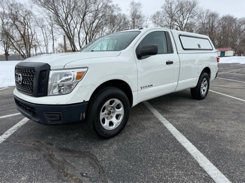Used 2019 Nissan Titan S w/ S Utility Package image 2
