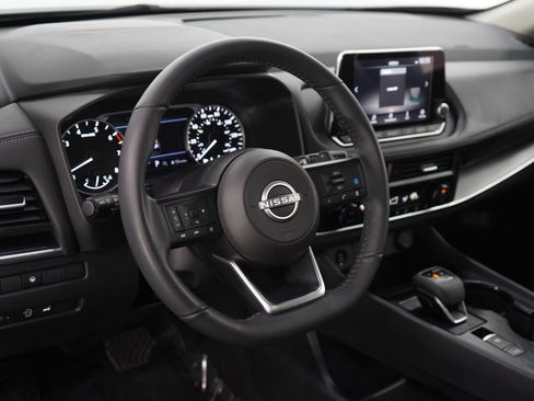 Used 2024 Nissan Rogue SV w/ SV Premium Package image 20