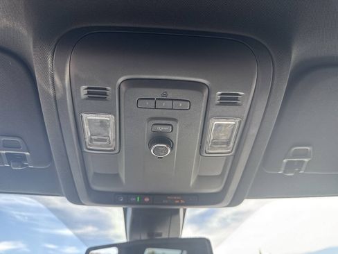 Used 2021 GMC Yukon SLT RWD image 18