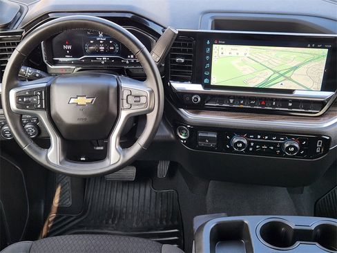 Certified 2025 Chevrolet Silverado 2500 LT w/ Convenience Package image 27