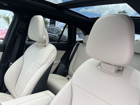 Certified 2025 Mercedes-Benz GLC 300 GLC 300 image 25