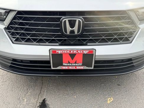 Used 2023 Honda Accord EX image 16