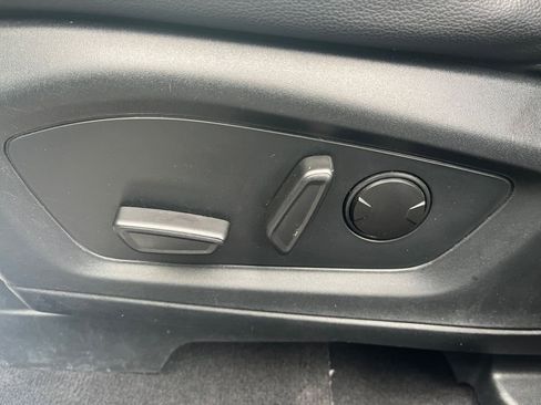 Used 2023 Ford Explorer Limited image 23