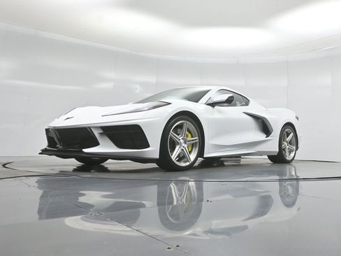 Used 2023 Chevrolet Corvette Stingray Preferred Cpe w/ Z51 Performance Package RWD image 37