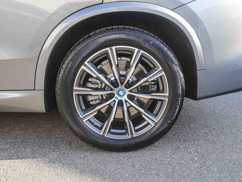 Used 2025 BMW X5 xDrive50e w/ Executive Package image 8