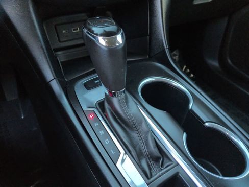 Used 2019 Chevrolet Equinox LT image 32