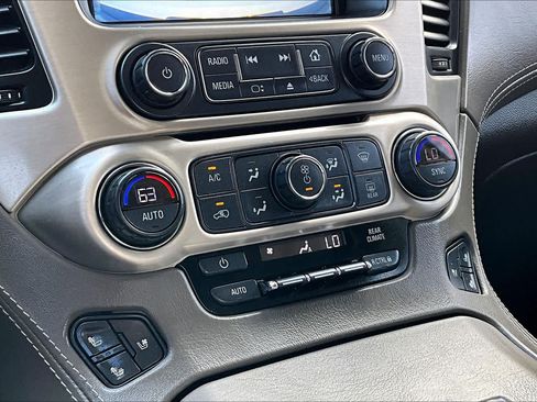 Used 2019 GMC Yukon Denali w/ Denali Ultimate Package AWD/4WD image 32