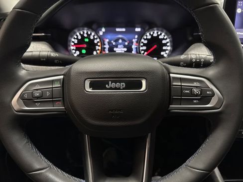 Used 2022 Jeep Compass Latitude image 14