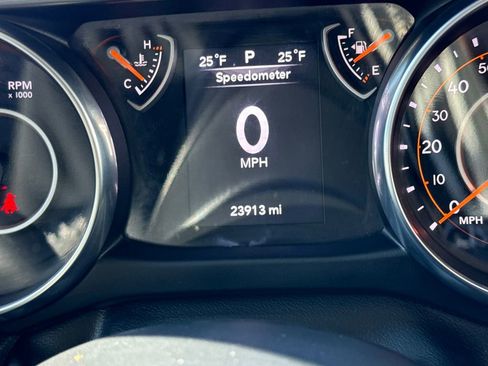 Used 2023 Jeep Gladiator Sport image 31