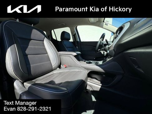 Used 2023 GMC Acadia Denali image 17