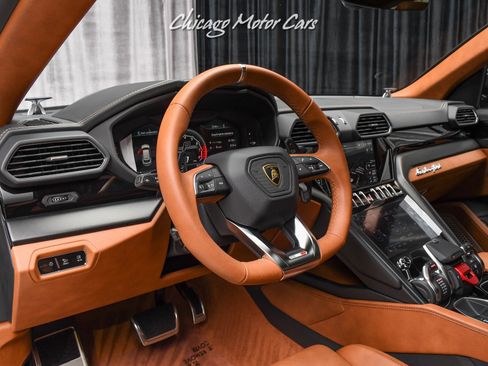 Used 2021 Lamborghini Urus AWD/4WD image 8