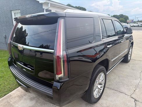 Used 2018 Cadillac Escalade Premium Luxury AWD/4WD image 8