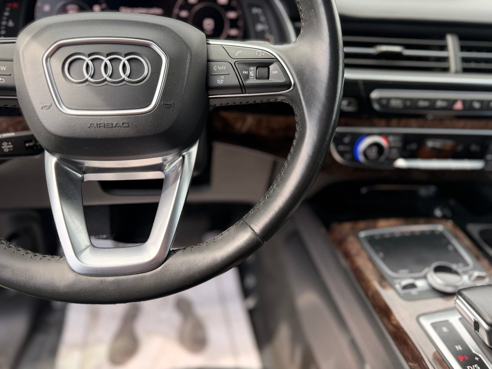 Used 2019 Audi Q7 3.0T Prestige w/ Prestige Package AWD/4WD image 20