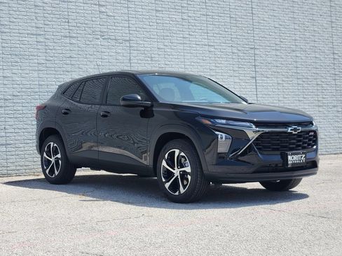 New 2026 Chevrolet Trax RS w/ Driver Confidence Package FWD image 2