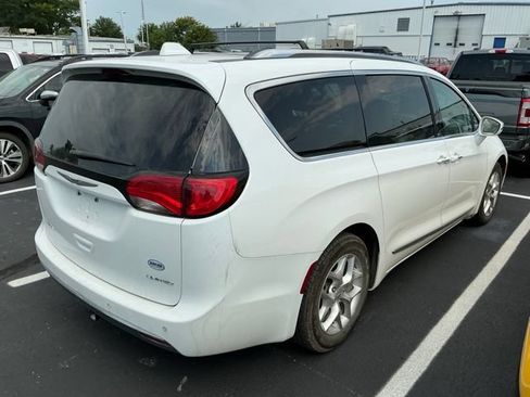 Used 2020 Chrysler Pacifica Limited FWD image 6