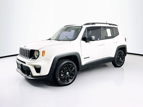Used 2022 Jeep Renegade Latitude AWD/4WD image 3
