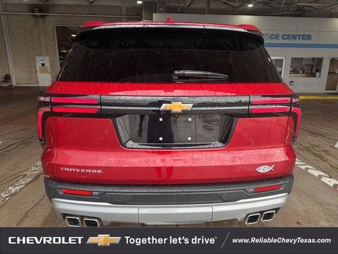 Certified 2025 Chevrolet Traverse LT w/ Driver Confidence Package image 6