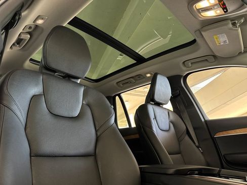Certified 2023 Volvo XC90 B5 Plus AWD/4WD image 17