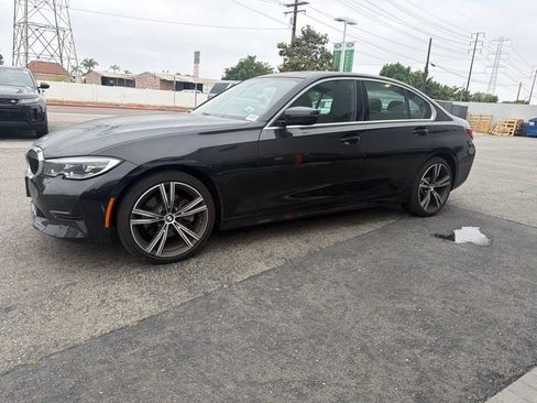 Used 2022 BMW 330i Sedan w/ Premium Package 2 RWD image 4