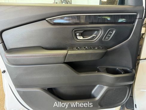 Used 2023 Honda Pilot Elite image 10