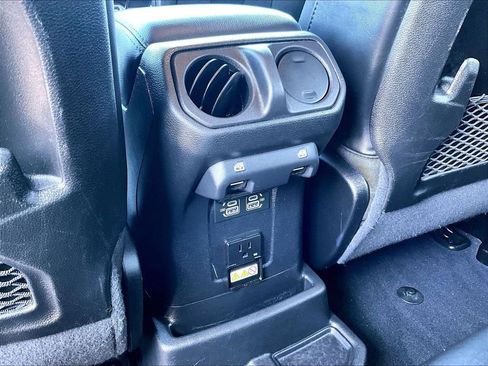 Used 2024 Jeep Wrangler High Altitude AWD/4WD image 28