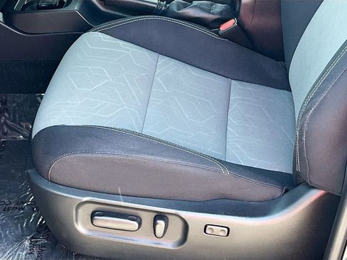 Used 2023 Toyota Tacoma TRD Off-Road image 18