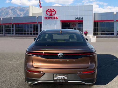 Used 2026 Toyota Crown AWD/4WD image 4