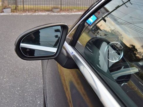 Used 2021 Mercedes-Benz CLA 250 4MATIC w/ Premium Package image 12