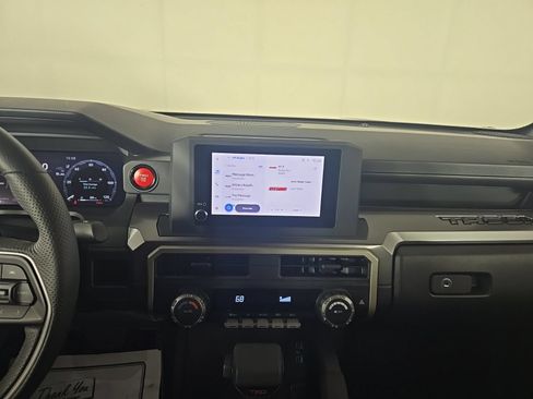 Used 2026 Toyota Tacoma TRD Off-Road AWD/4WD image 10