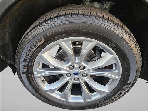 Used 2023 Ford Explorer Limited image 24