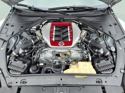 Certified 2024 Nissan GT-R Premium w/ Premium Interior Package AWD/4WD image 12