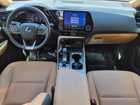 Certified 2025 Lexus NX 250 FWD w/ Accessory Package (Z1) image 17