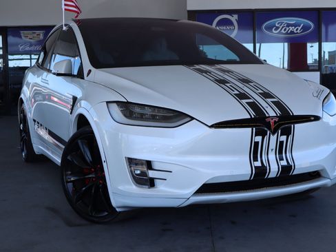 Used 2020 Tesla Model X Long Range image 2
